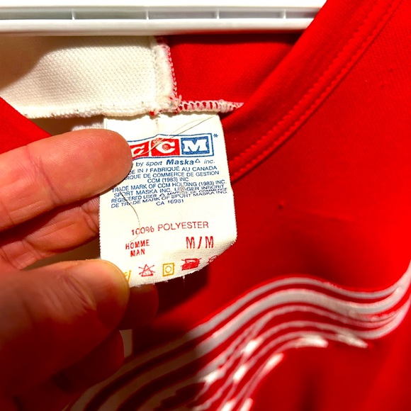 🔴SOLD🔴Split Detroit redwings jersey - Picture 3 of 4